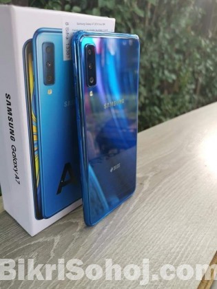 Samsung Galaxy A7 triple camera (2018 model)